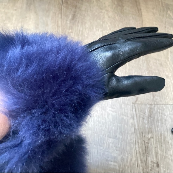 Fownes Brothers Leather Gloves
(NWT) with Fur Cuffs Sz M - Picture 3 of 14